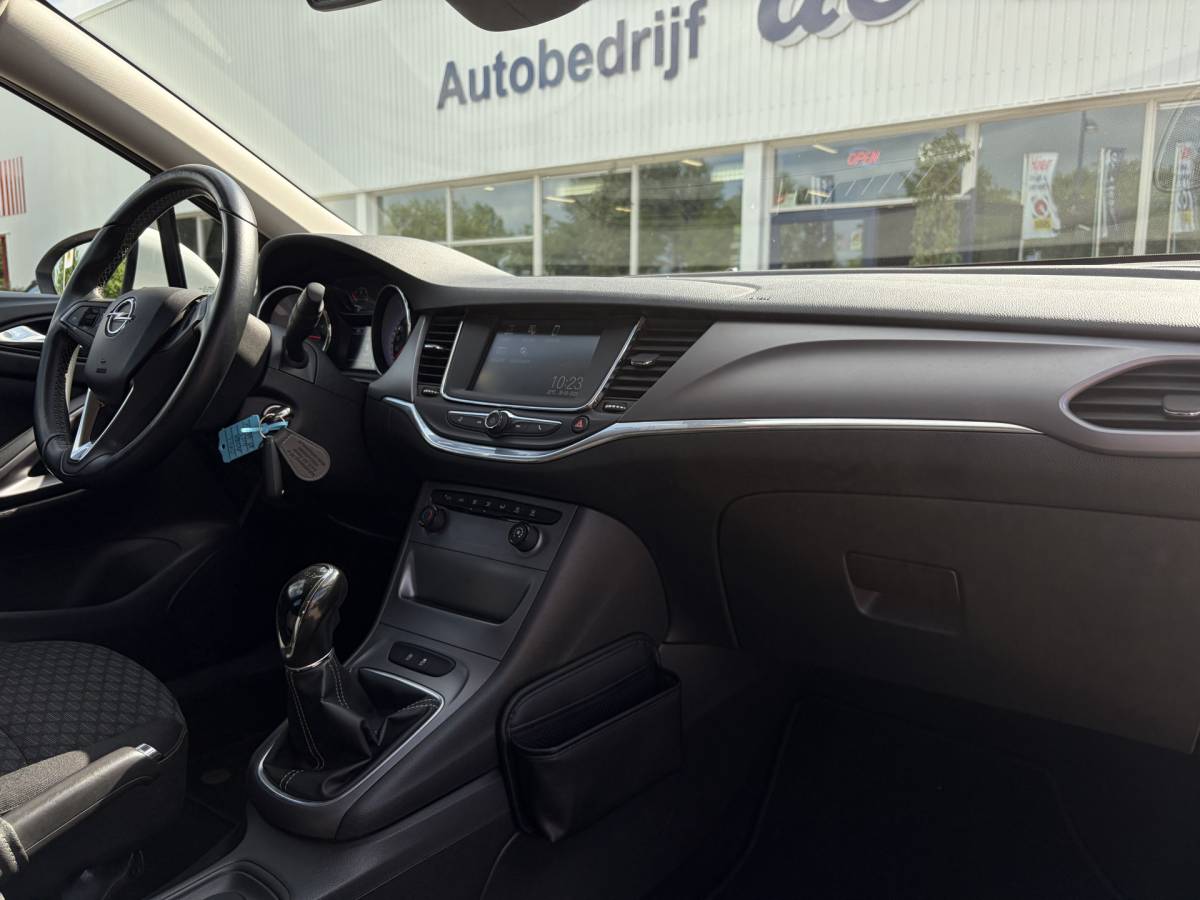 Opel Astra Opel Astra Sports Tourer 1.0 Edition Trekhaak, LM velgen, Bluetooth, Rijklaar met beurt & garantie!