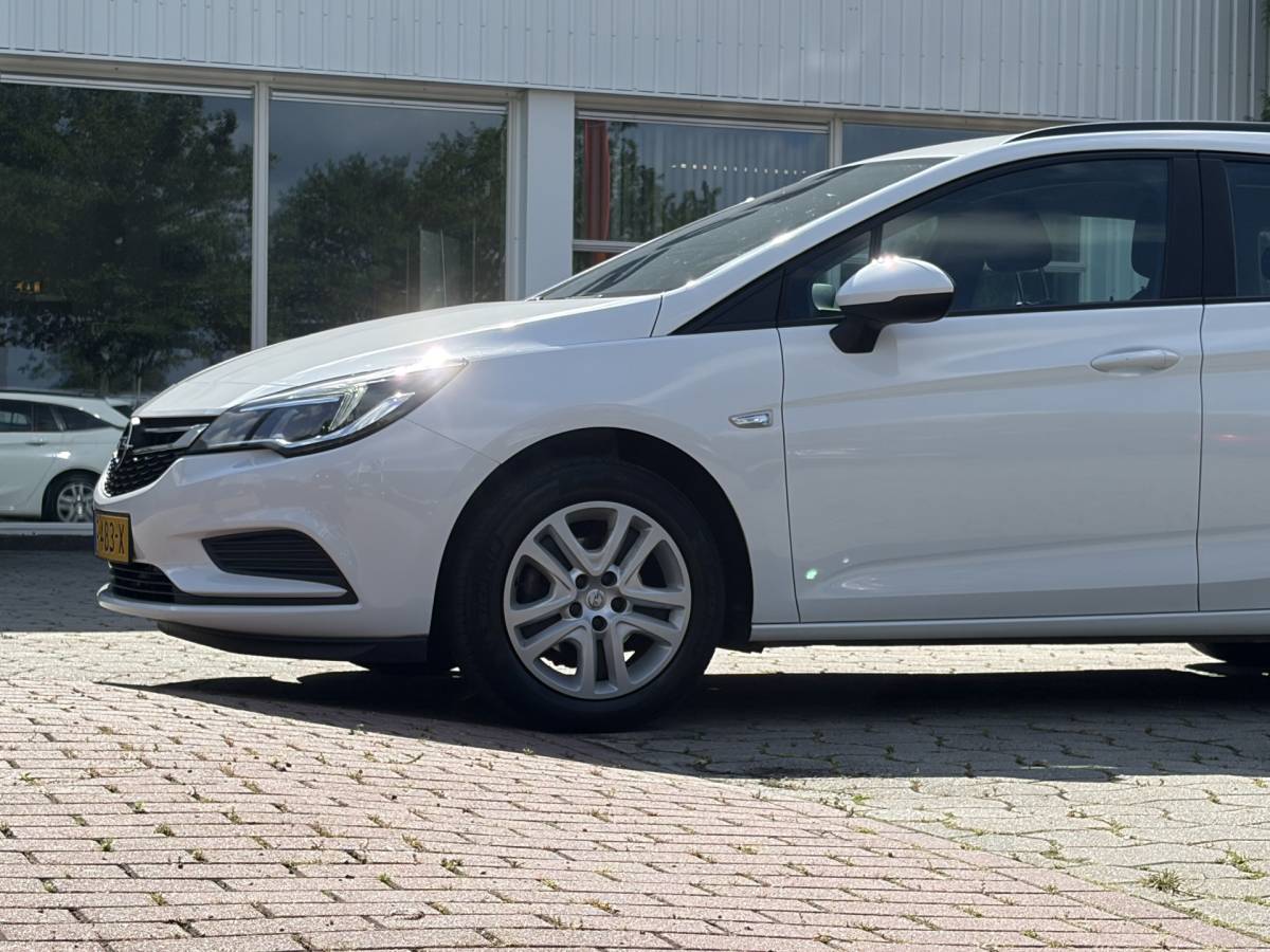 Opel Astra Opel Astra Sports Tourer 1.0 Edition Trekhaak, LM velgen, Bluetooth, Rijklaar met beurt & garantie!