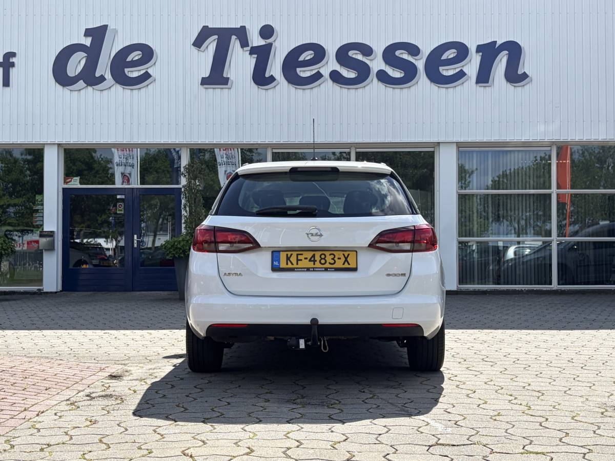 Opel Astra Opel Astra Sports Tourer 1.0 Edition Trekhaak, LM velgen, Bluetooth, Rijklaar met beurt & garantie!