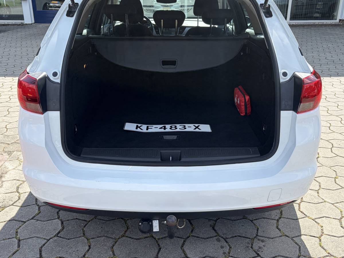 Opel Astra Opel Astra Sports Tourer 1.0 Edition Trekhaak, LM velgen, Bluetooth, Rijklaar met beurt & garantie!
