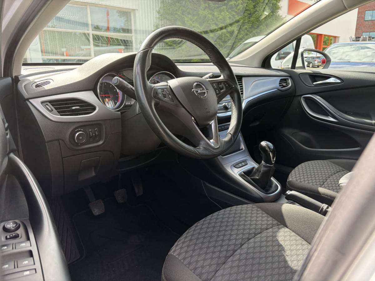 Opel Astra Opel Astra Sports Tourer 1.0 Edition Trekhaak, LM velgen, Bluetooth, Rijklaar met beurt & garantie!