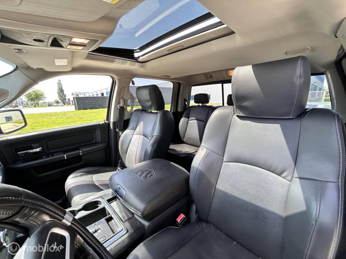 Dodge Ram 1500 Dodge Ram 1500 5.7 V8 Crew Cab sport Black edition