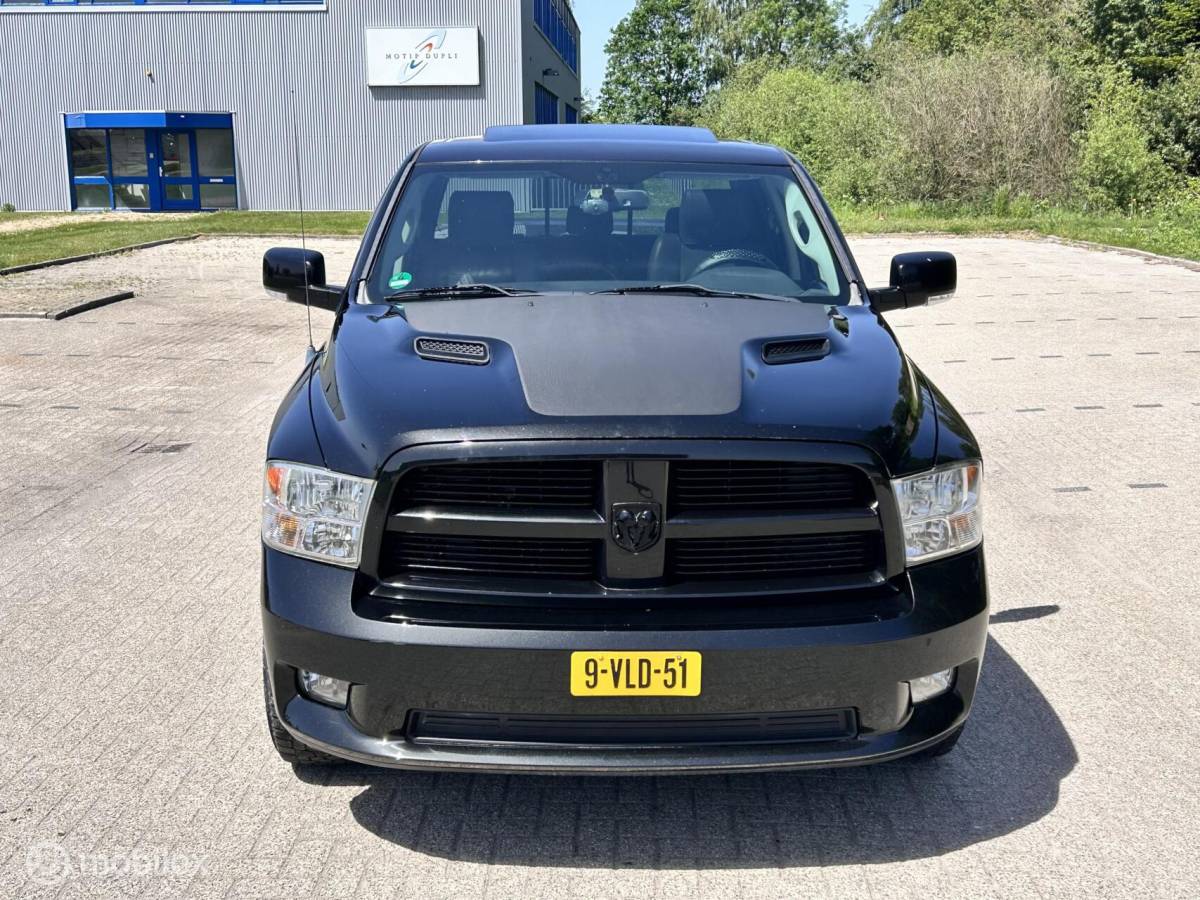 Dodge Ram 1500 Dodge Ram 1500 5.7 V8 Crew Cab sport Black edition