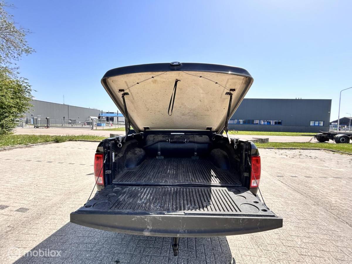 Dodge Ram 1500 Dodge Ram 1500 5.7 V8 Crew Cab sport Black edition