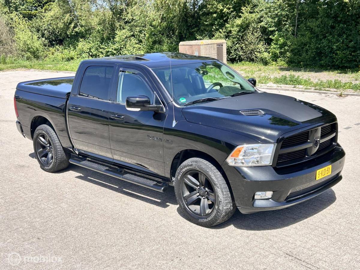 Dodge Ram 1500 Dodge Ram 1500 5.7 V8 Crew Cab sport Black edition