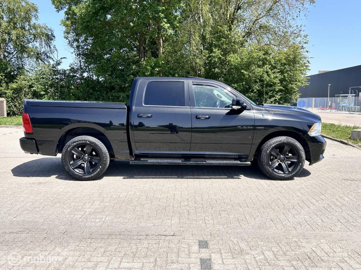 Dodge Ram 1500 Dodge Ram 1500 5.7 V8 Crew Cab sport Black edition