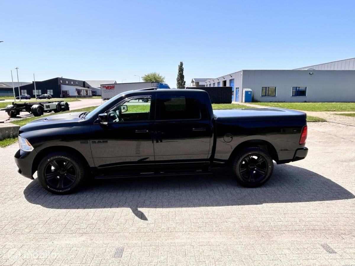 Dodge Ram 1500 Dodge Ram 1500 5.7 V8 Crew Cab sport Black edition