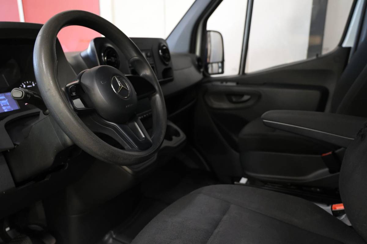 Mercedes-Benz Sprinter Mercedes-Benz Sprinter 311 2.2 CDI L3H2 AUTOMAAT POST NL SCHAPPEN