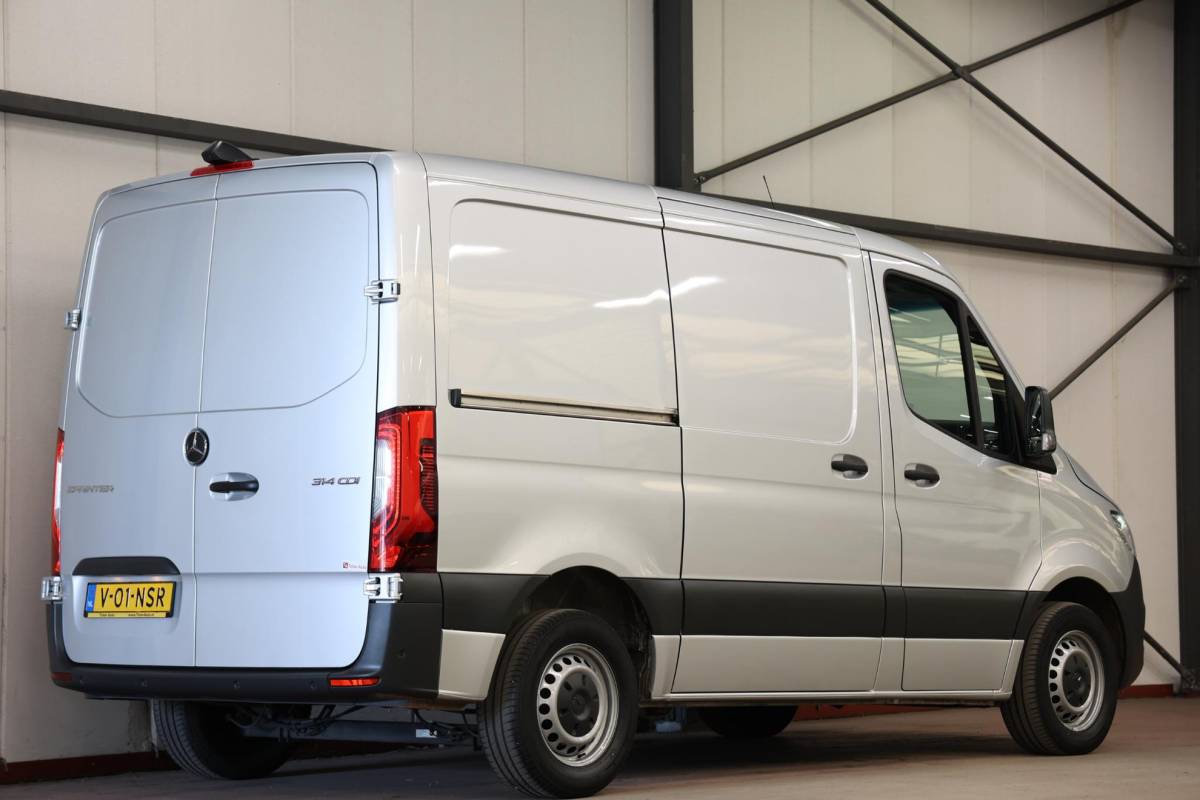 Mercedes-Benz Sprinter Mercedes-Benz Sprinter 314 2.2 CDI L1H1 AUTOMAAT LED INRICHTING
