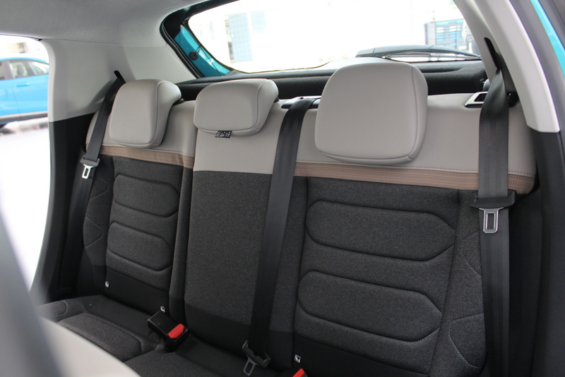 Citroën C3 Citroën C3 1.2 PureTech Shine Business 83PK, RIJKLAAR | CARPLAY | CRUISE CONTROLE | STOELVERWARMING