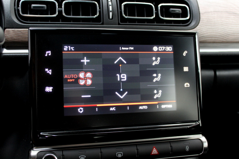 Citroën C3 Citroën C3 1.2 PureTech Shine Business 83PK, RIJKLAAR | CARPLAY | CRUISE CONTROLE | STOELVERWARMING
