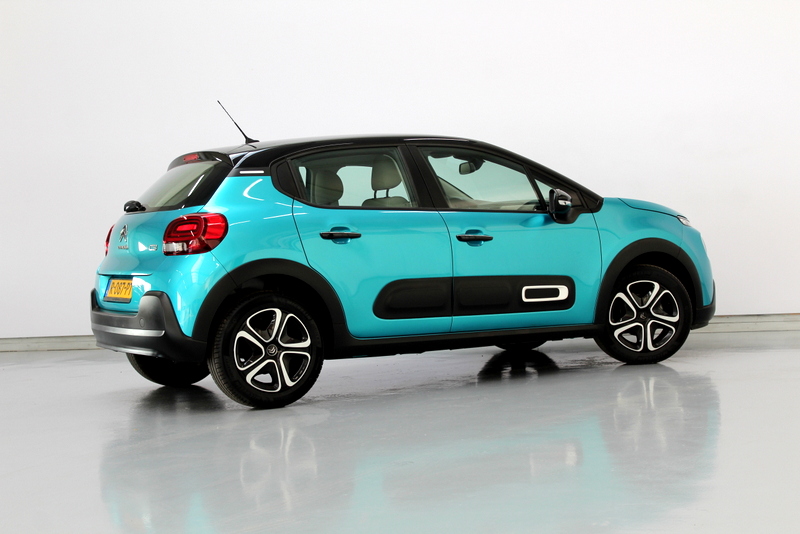 Citroën C3 Citroën C3 1.2 PureTech Shine Business 83PK, RIJKLAAR | CARPLAY | CRUISE CONTROLE | STOELVERWARMING