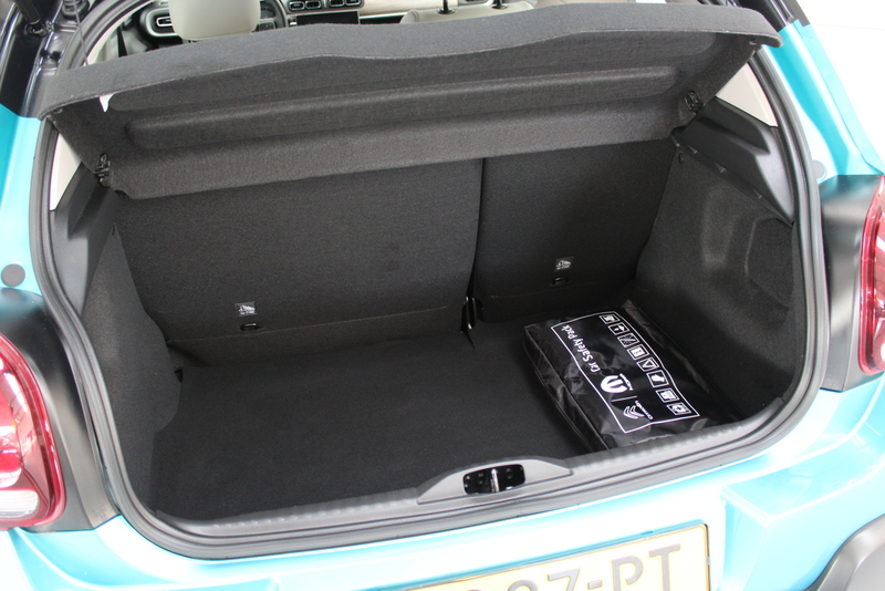 Citroën C3 Citroën C3 1.2 PureTech Shine Business 83PK, RIJKLAAR | CARPLAY | CRUISE CONTROLE | STOELVERWARMING