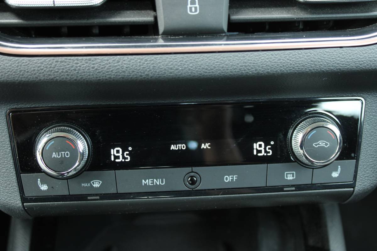 Škoda Kamiq ŠKODA Kamiq 1.0 TSI Business Virtual-Cockpit Camera Led Trekhaak-Zwenkbaar