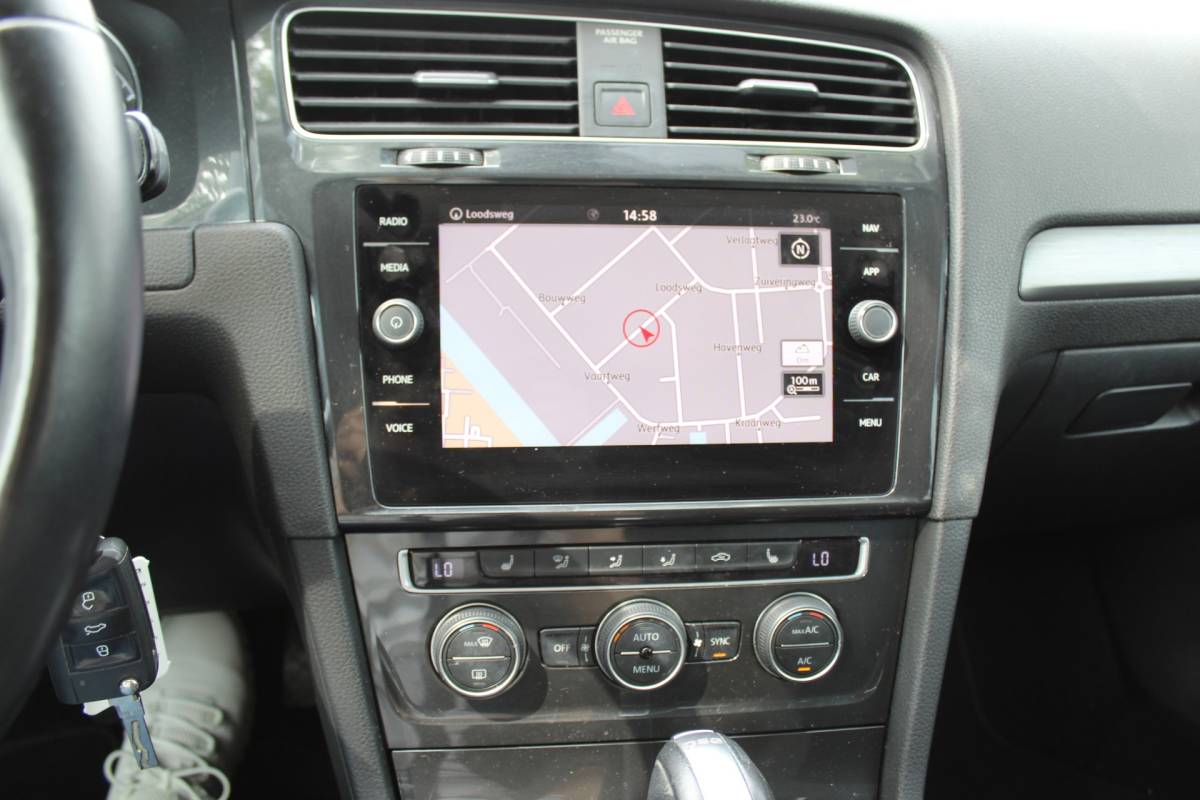 Volkswagen Golf Volkswagen Golf 1.0 TSI Comfortline AUTOMAAT nap ,NETTE 5 DRS APPLE CAR PLAY ANDROID
