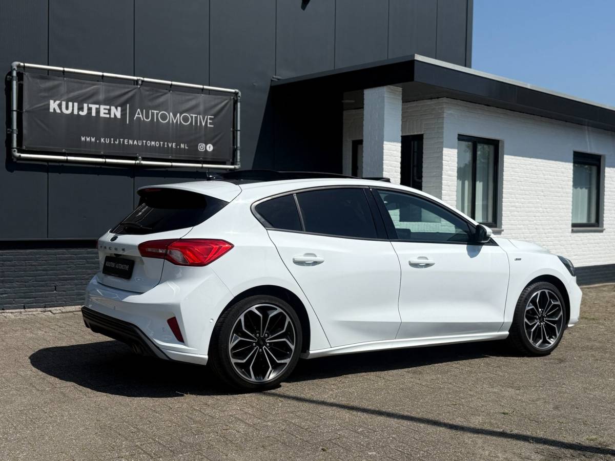 Ford Focus Ford Focus 1.0 EcoBoost ST Line X / Automaat / Pano / LED / HUD!