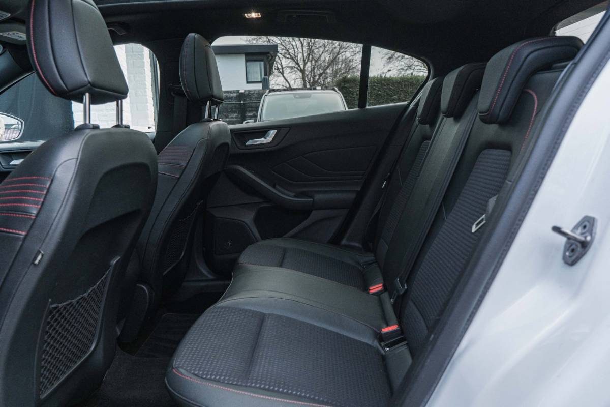 Ford Focus Ford Focus 1.0 EcoBoost ST Line X / Automaat / Pano / LED / HUD!