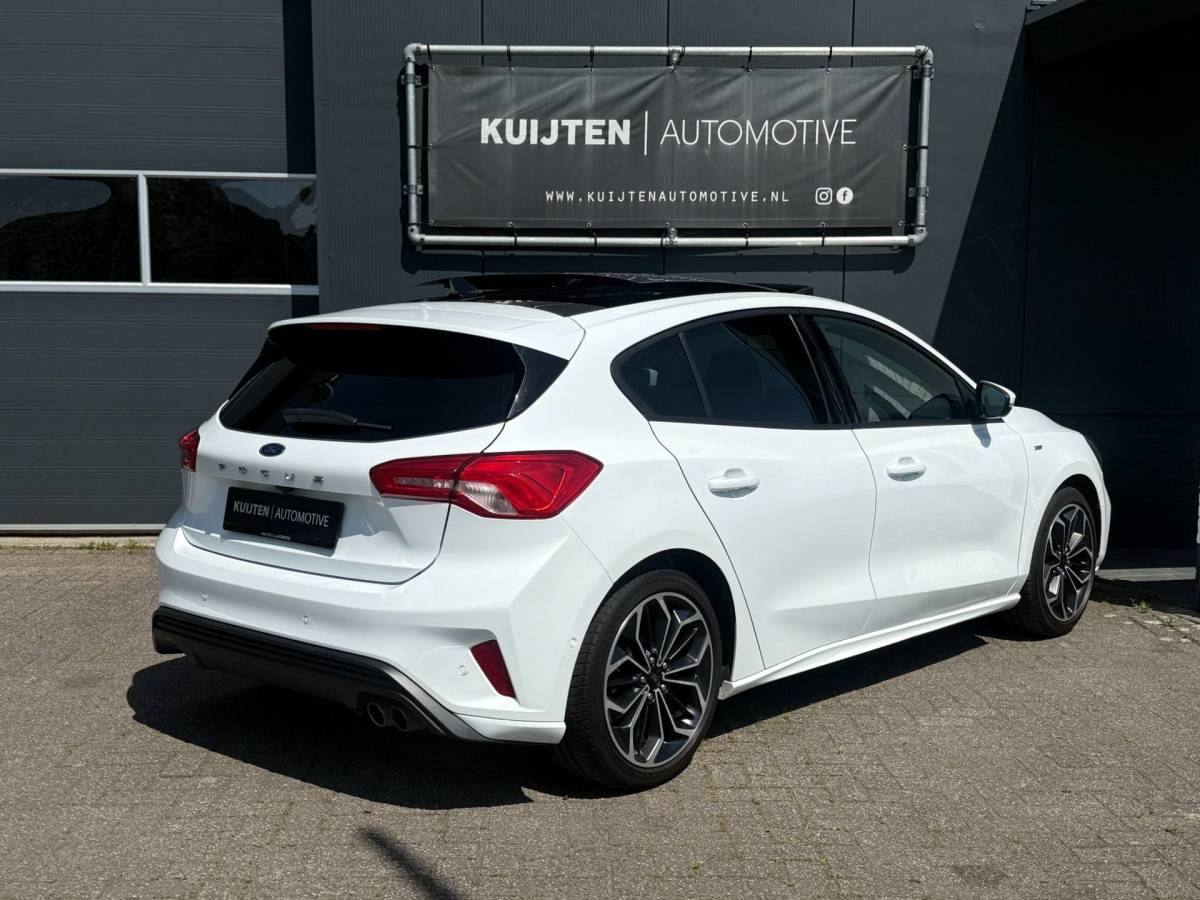 Ford Focus Ford Focus 1.0 EcoBoost ST Line X / Automaat / Pano / LED / HUD!