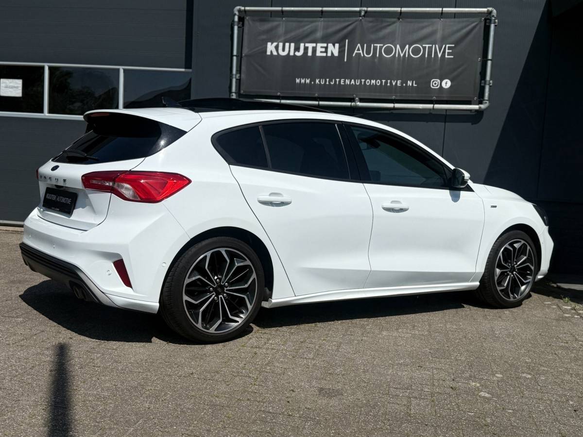 Ford Focus Ford Focus 1.0 EcoBoost ST Line X / Automaat / Pano / LED / HUD!