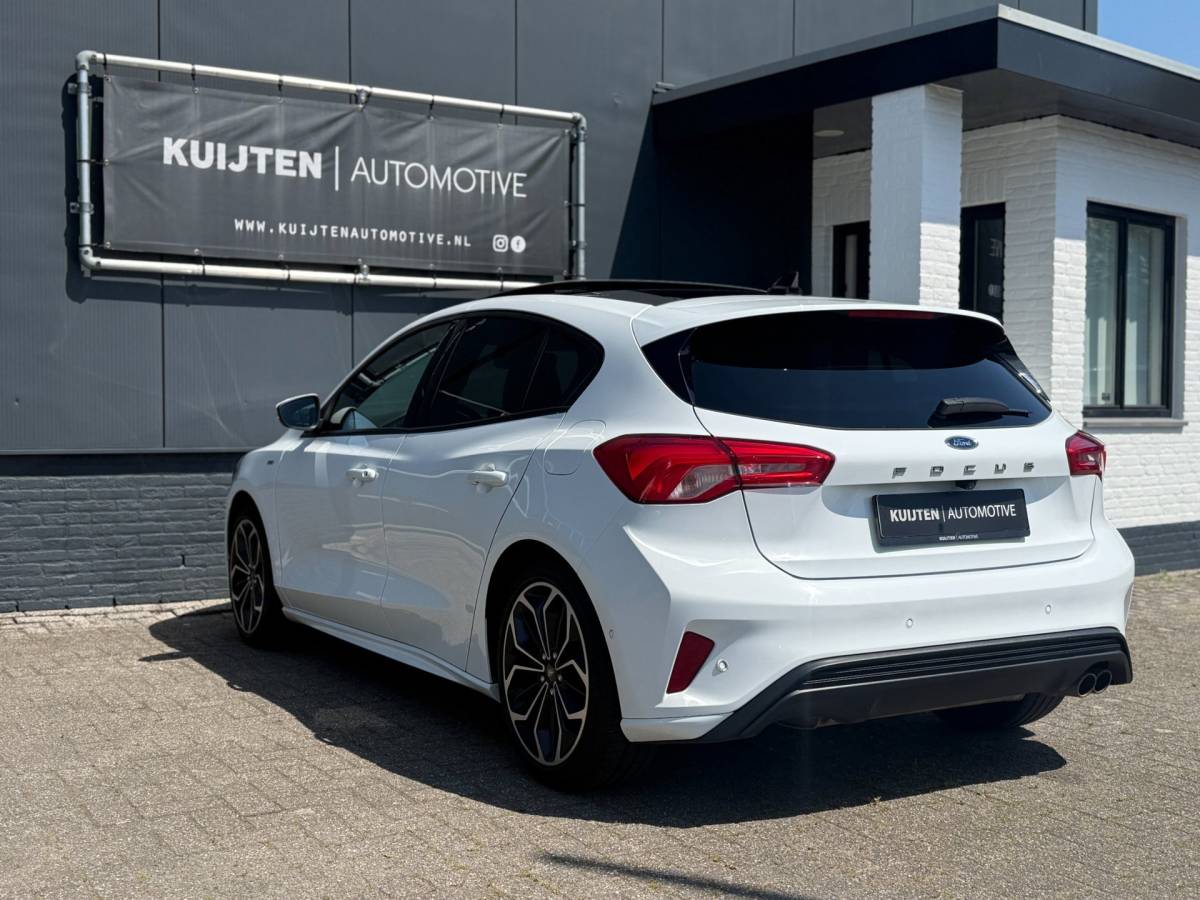 Ford Focus Ford Focus 1.0 EcoBoost ST Line X / Automaat / Pano / LED / HUD!
