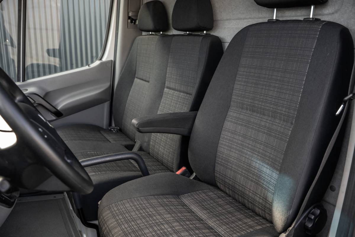 Mercedes-Benz Sprinter Mercedes-Benz Sprinter 519 CDI 3.0 V6 | 190 PK | Euro 6 | Automaat | LED | Cruise | Airco | 3-Zits