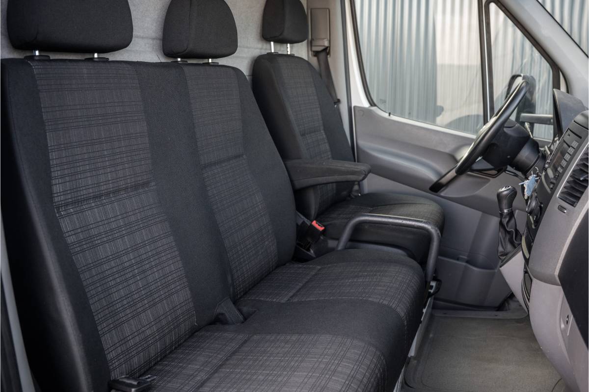 Mercedes-Benz Sprinter Mercedes-Benz Sprinter 519 CDI 3.0 V6 | 190 PK | Euro 6 | Automaat | LED | Cruise | Airco | 3-Zits