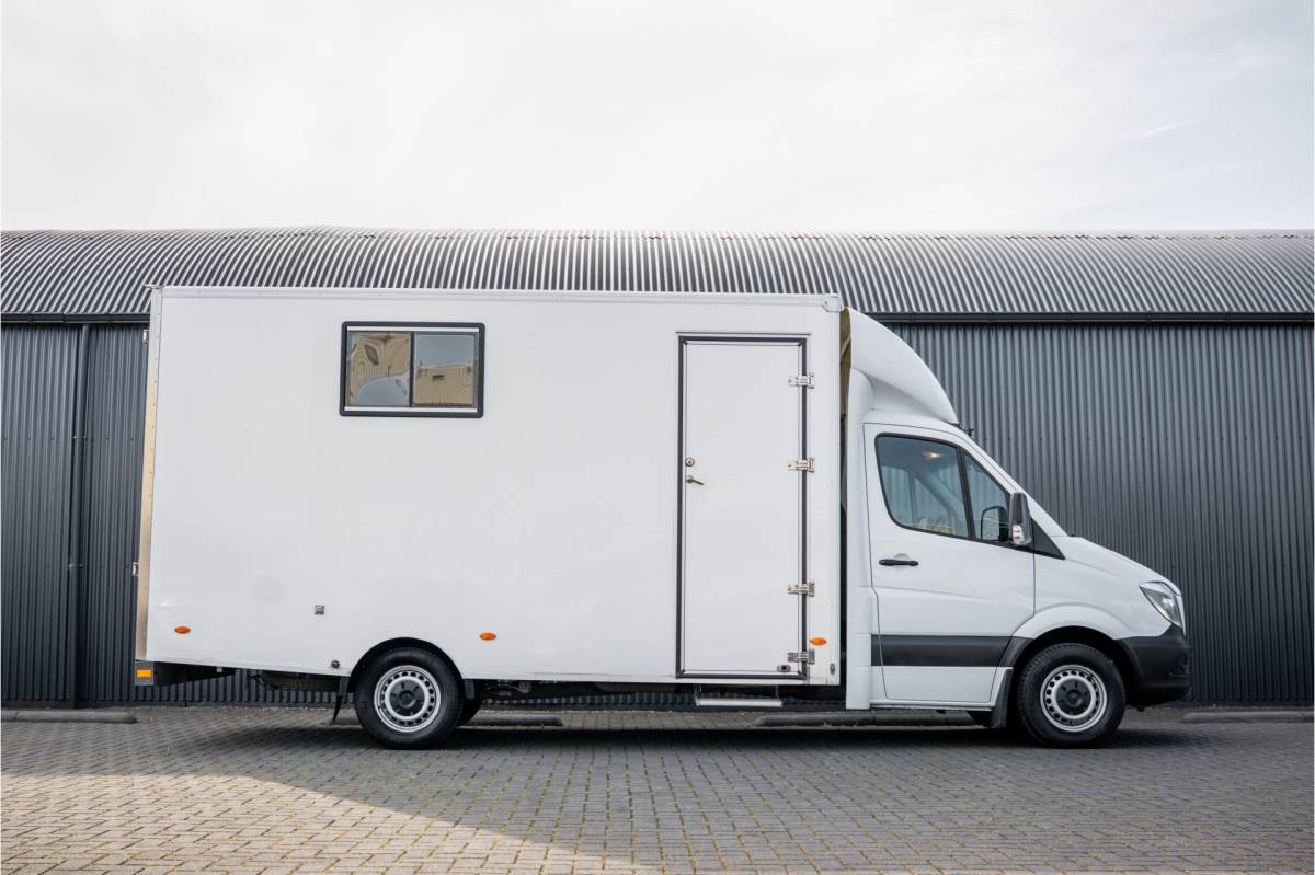 Mercedes-Benz Sprinter Mercedes-Benz Sprinter 519 CDI 3.0 V6 | 190 PK | Euro 6 | Automaat | LED | Cruise | Airco | 3-Zits
