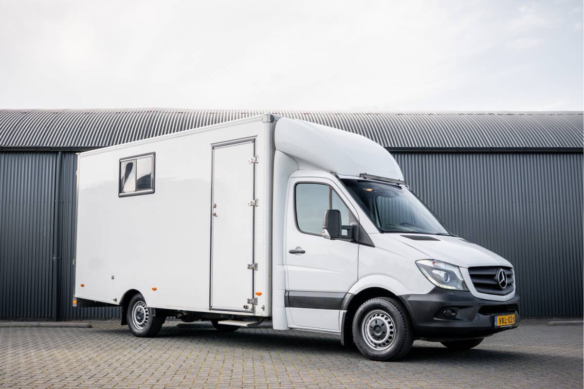 Mercedes-Benz Sprinter Mercedes-Benz Sprinter 519 CDI 3.0 V6 | 190 PK | Euro 6 | Automaat | LED | Cruise | Airco | 3-Zits
