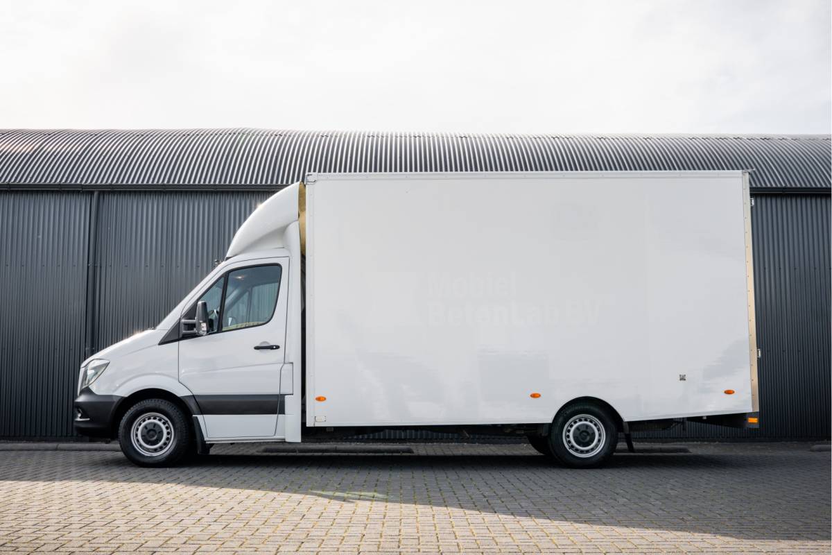 Mercedes-Benz Sprinter Mercedes-Benz Sprinter 519 CDI 3.0 V6 | 190 PK | Euro 6 | Automaat | LED | Cruise | Airco | 3-Zits