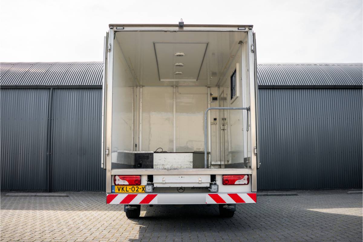 Mercedes-Benz Sprinter Mercedes-Benz Sprinter 519 CDI 3.0 V6 | 190 PK | Euro 6 | Automaat | LED | Cruise | Airco | 3-Zits