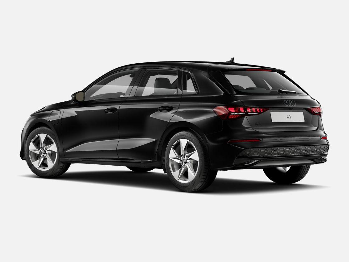Audi A3 Audi A3 Sportback 40 TFSI e Advanced edition 204 PK · Optiekpakket zwart plus · Assistent rijden en parkeren plus · Lichtpakket plus ambient light