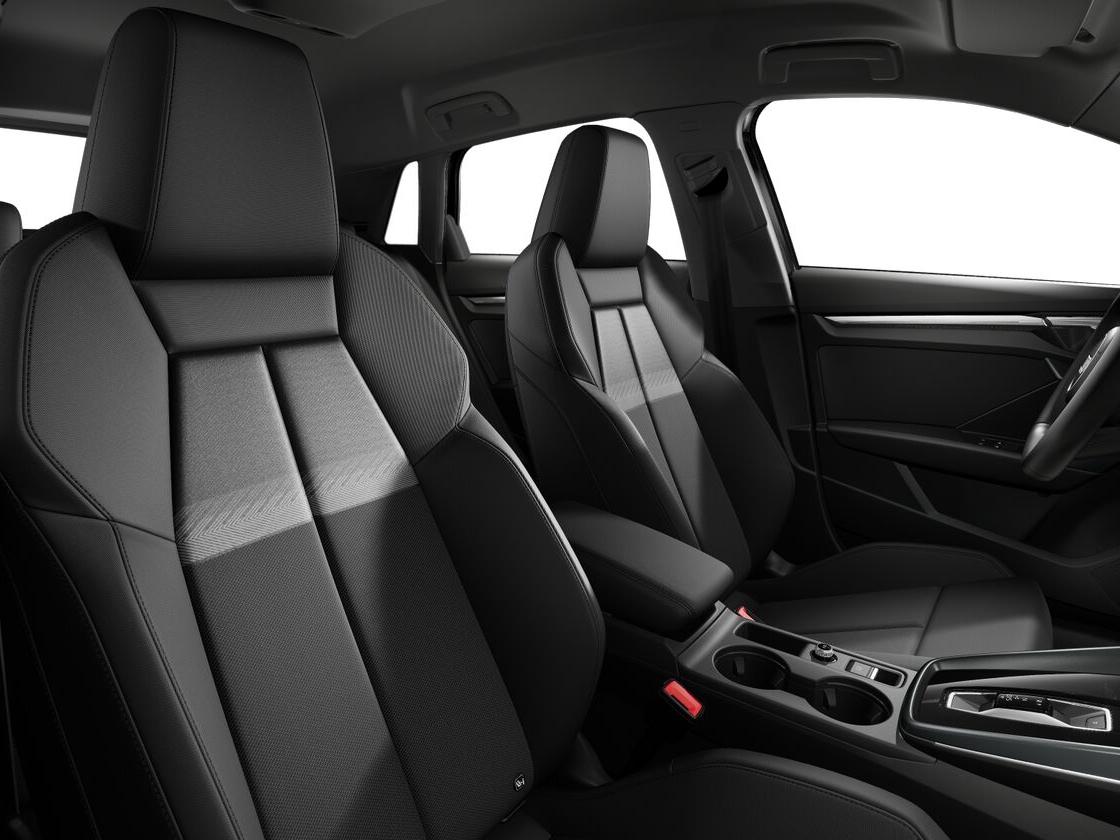 Audi A3 Audi A3 Sportback 40 TFSI e Advanced edition 204 PK · Optiekpakket zwart plus · Assistent rijden en parkeren plus · Lichtpakket plus ambient light