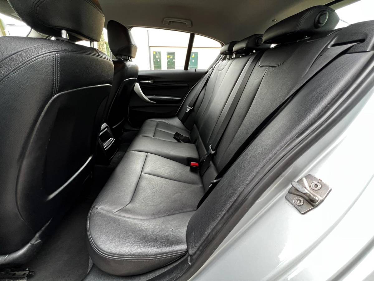 BMW 1 Serie BMW 1-serie 118i Upgrade Edition Leder_Led_Xenon_Navi_Cruise