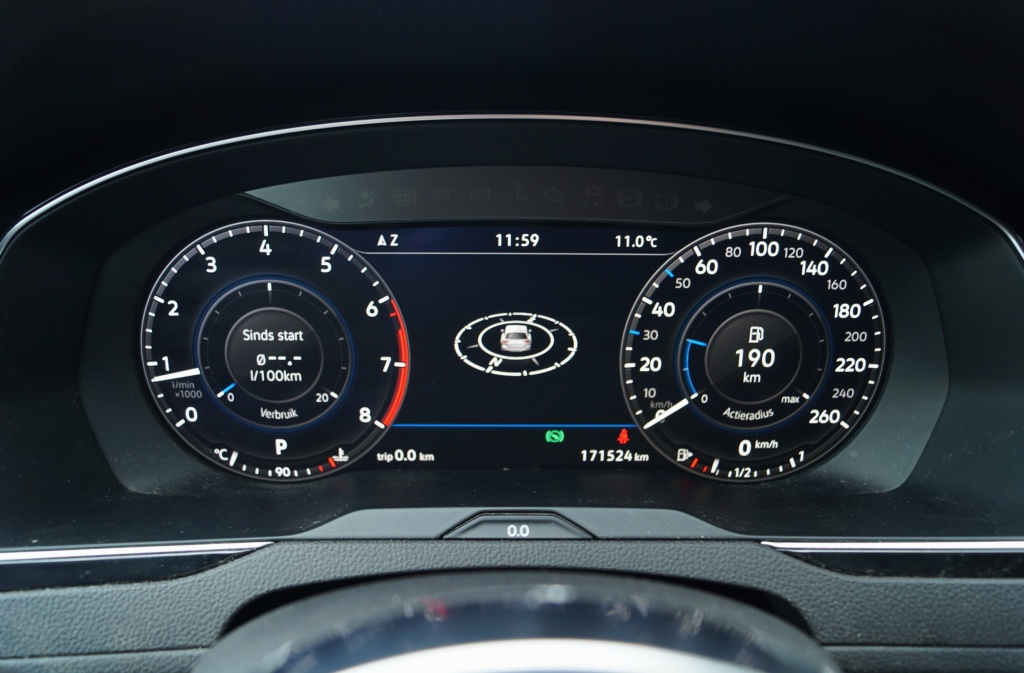 Volkswagen Passat Volkswagen Passat Variant 1.4 TSI DSG R-line Highline Business -NAVI-DIGI-XENON-