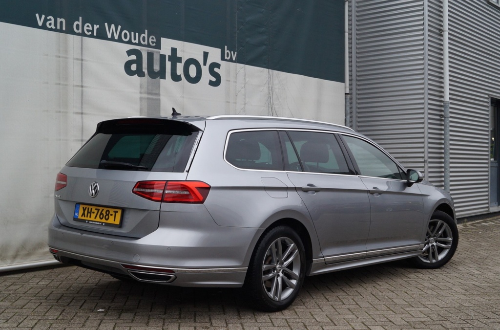 Volkswagen Passat Volkswagen Passat Variant 1.4 TSI DSG R-line Highline Business -NAVI-DIGI-XENON-