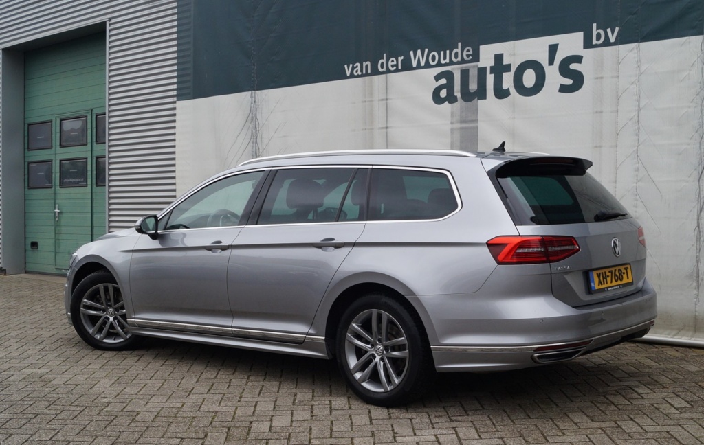 Volkswagen Passat Volkswagen Passat Variant 1.4 TSI DSG R-line Highline Business -NAVI-DIGI-XENON-