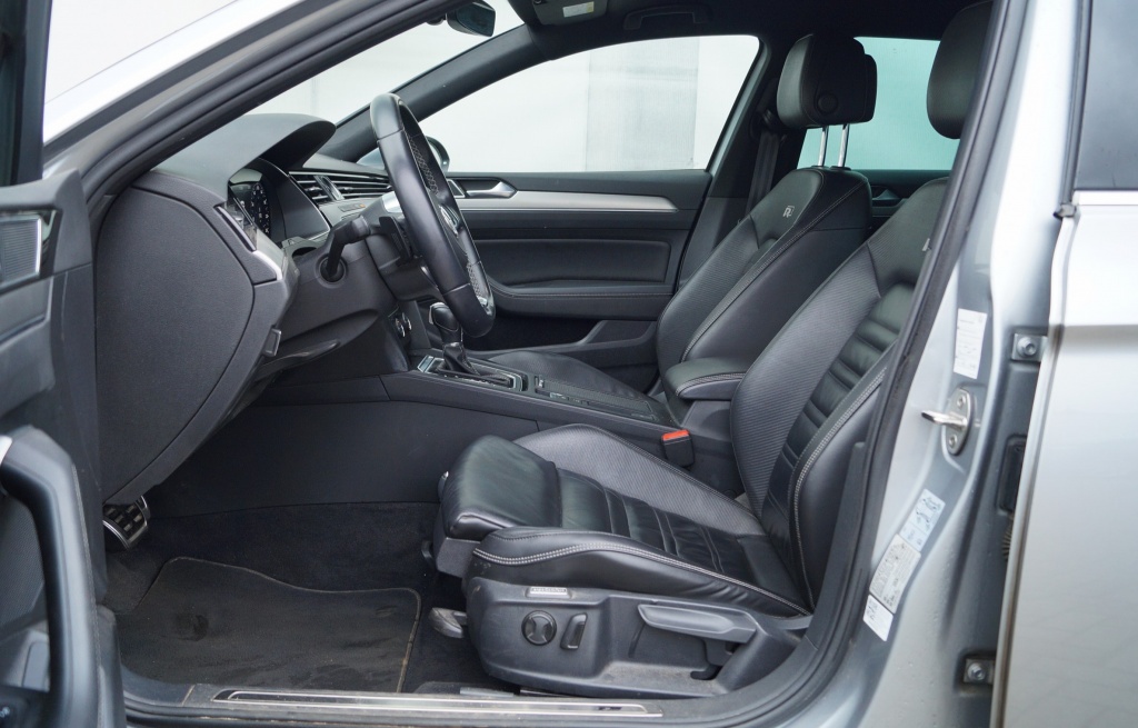 Volkswagen Passat Volkswagen Passat Variant 1.4 TSI DSG R-line Highline Business -NAVI-DIGI-XENON-
