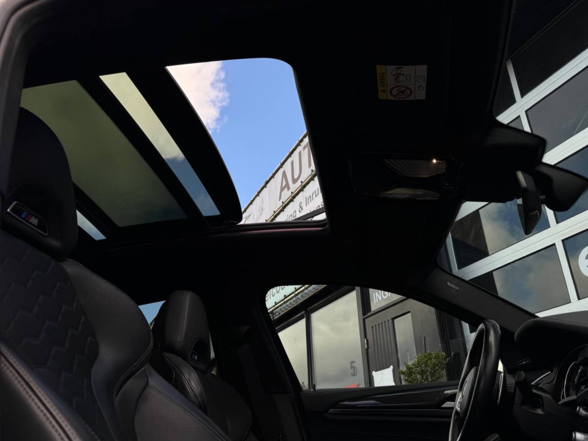 BMW X4 BMW X4 M 480pk / Carbon / Pano / CarPlay