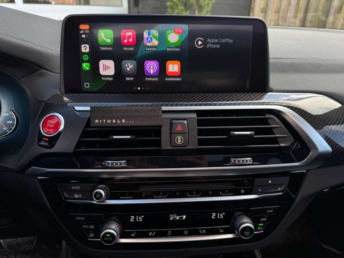 BMW X4 BMW X4 M 480pk / Carbon / Pano / CarPlay