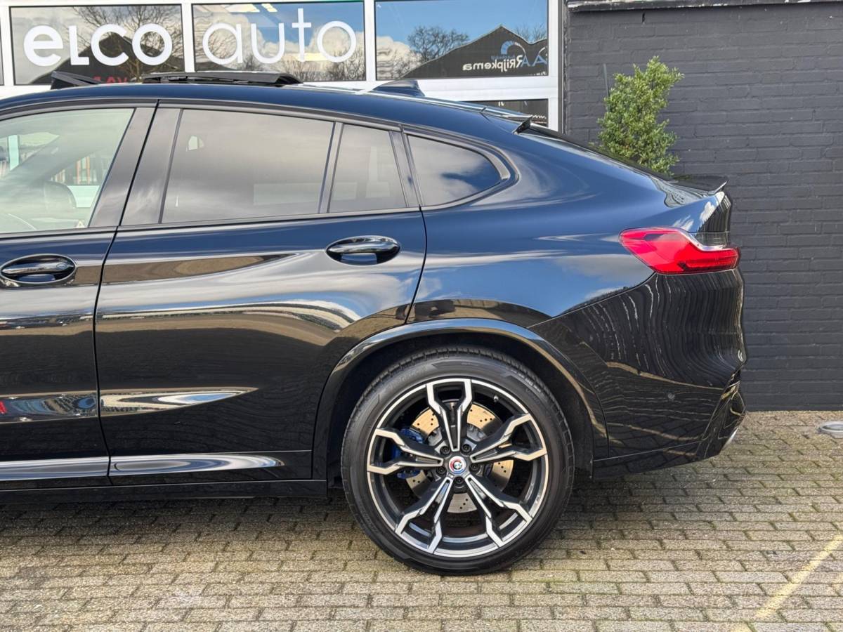 BMW X4 BMW X4 M 480pk / Carbon / Pano / CarPlay