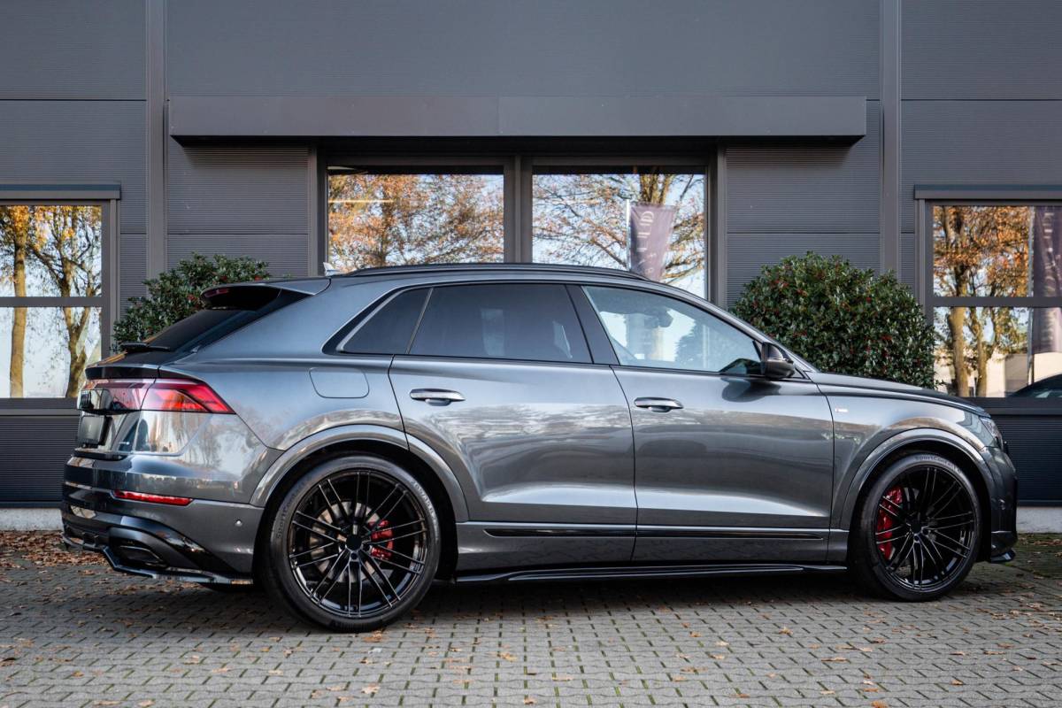Audi Q8 Audi Q8 60 TFSI e Competition 490pk, Carbon, Full-options 2025
