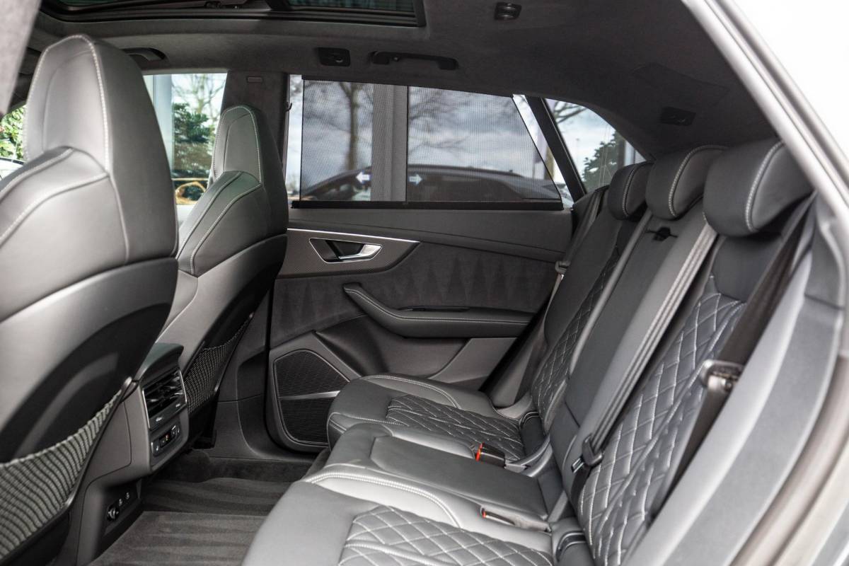 Audi Q8 Audi Q8 60 TFSI e Competition 490pk, Carbon, Full-options 2025
