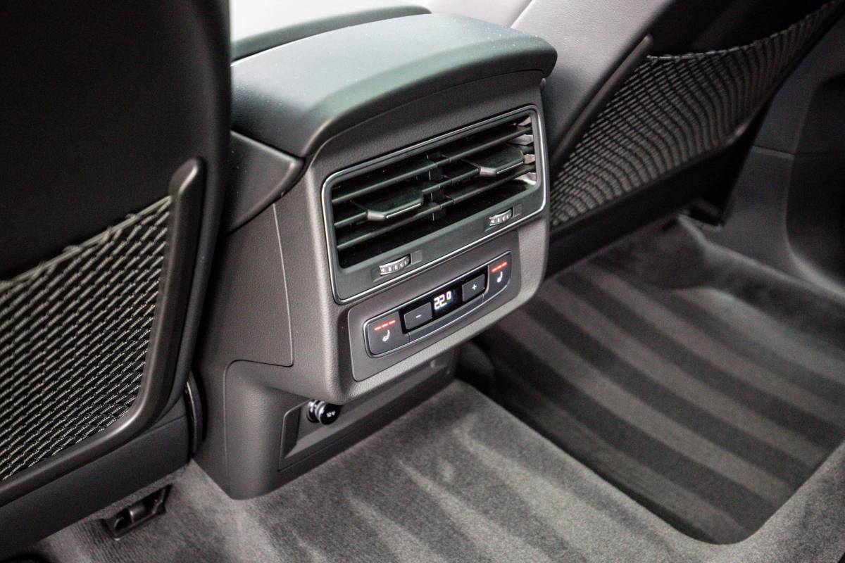 Audi Q8 Audi Q8 60 TFSI e Competition 490pk, Carbon, Full-options 2025