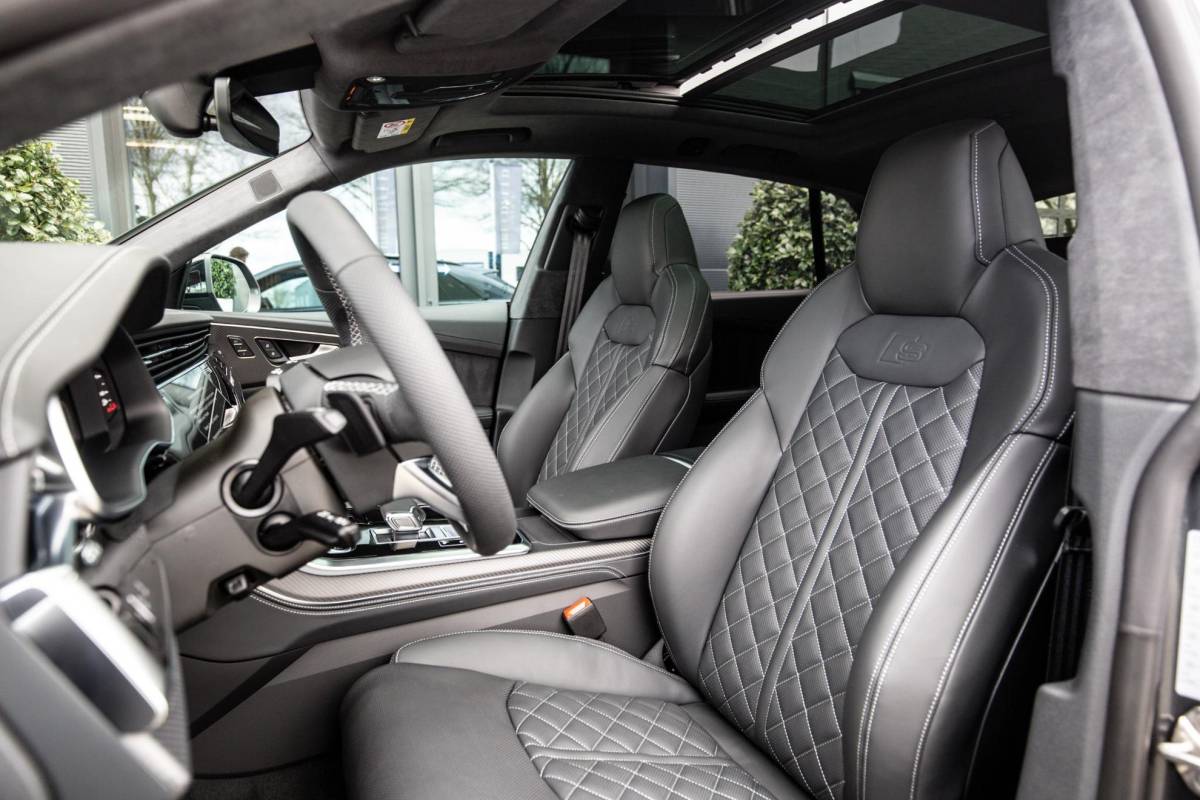 Audi Q8 Audi Q8 60 TFSI e Competition 490pk, Carbon, Full-options 2025