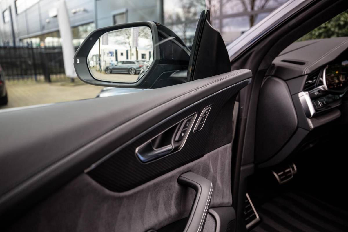 Audi Q8 Audi Q8 60 TFSI e Competition 490pk, Carbon, Full-options 2025