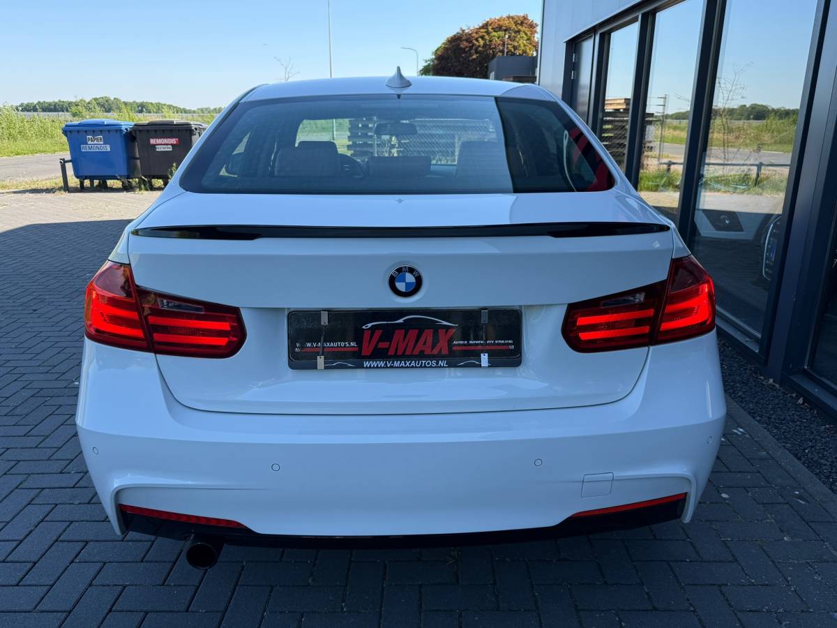 BMW 3 Serie BMW 320i Sedan 184PK AUT M Sport NAP Xenon Leder Navi Cruise