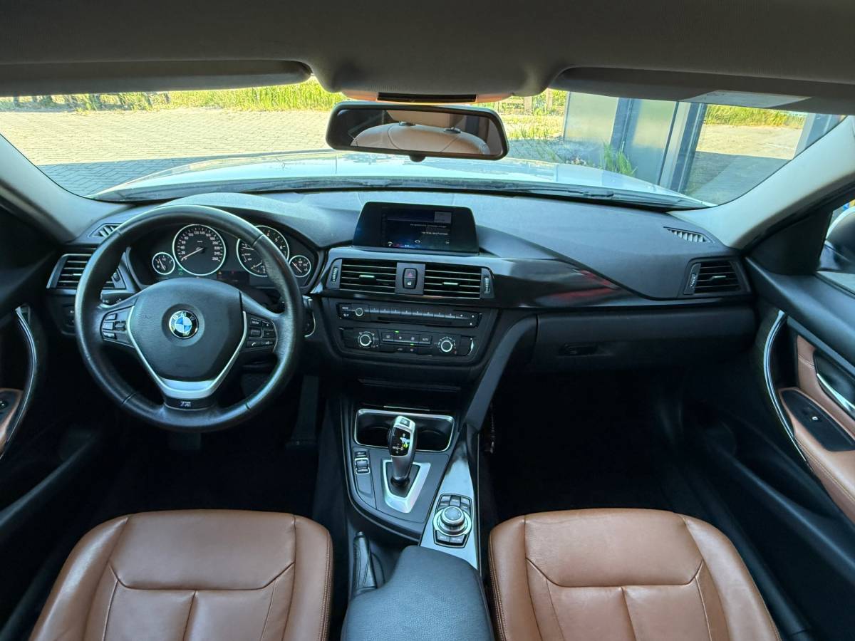 BMW 3 Serie BMW 320i Sedan 184PK AUT M Sport NAP Xenon Leder Navi Cruise