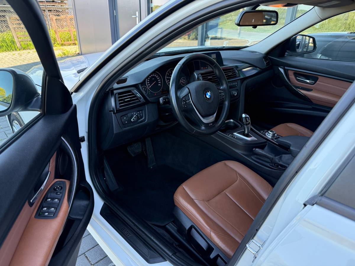 BMW 3 Serie BMW 320i Sedan 184PK AUT M Sport NAP Xenon Leder Navi Cruise