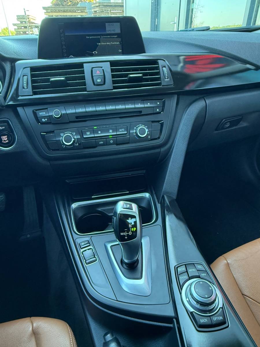 BMW 3 Serie BMW 320i Sedan 184PK AUT M Sport NAP Xenon Leder Navi Cruise