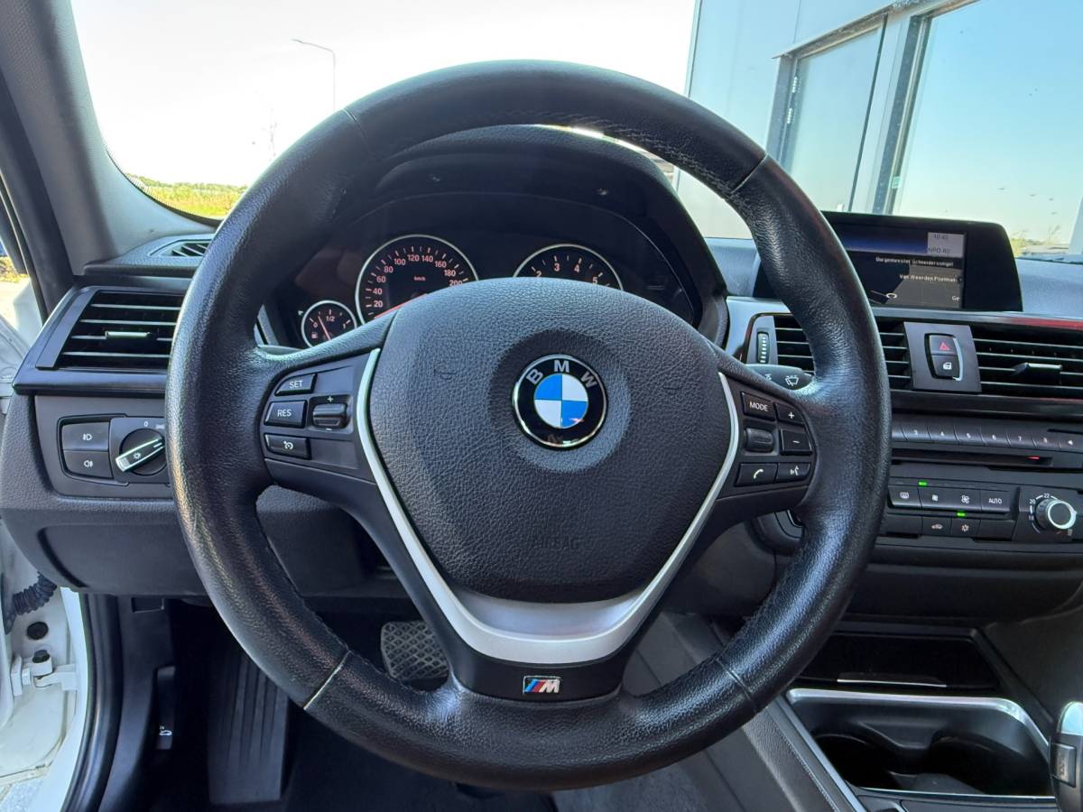 BMW 3 Serie BMW 320i Sedan 184PK AUT M Sport NAP Xenon Leder Navi Cruise